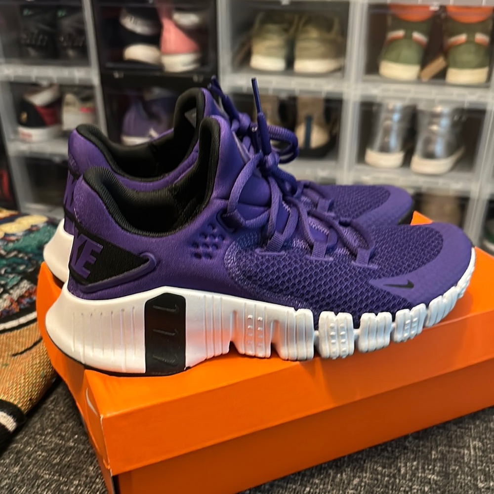 Nike Metcon 4 Purple Athletic Sneakers - Picture 7 of 8
